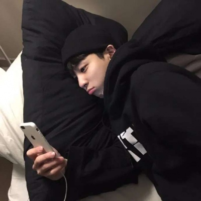 超级好看的真人男生头像(共20张)