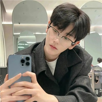 2223新款可爱男微信头像(精选20张)