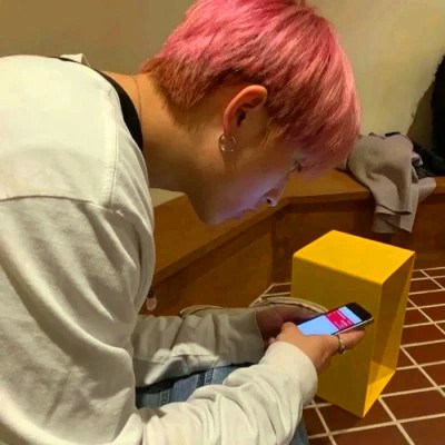 2223新款可爱男微信头像(精选20张)