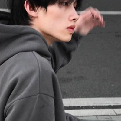 2223新款可爱男微信头像(精选20张)