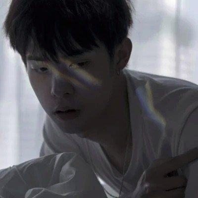 2223新款可爱男微信头像(精选20张)