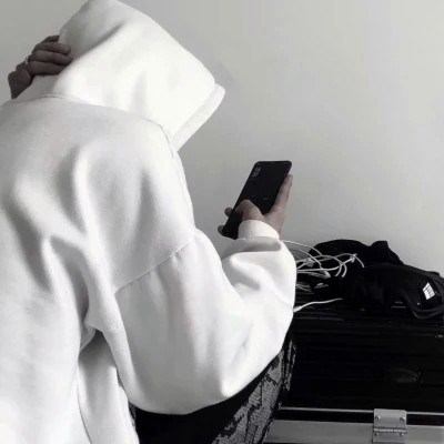 2223新款可爱男微信头像(精选20张)