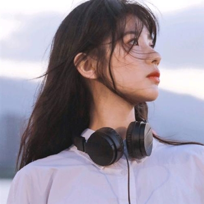 2023年最火爆的头像女生(共24张)