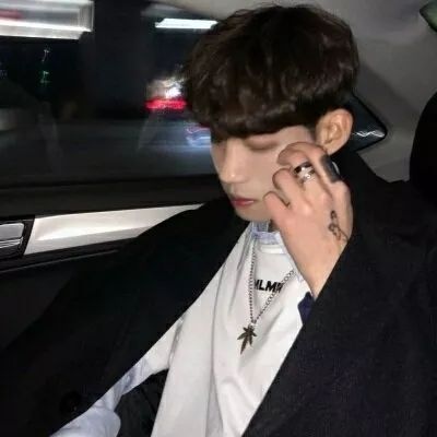 让人一眼就喜欢的男生头像(共24张)