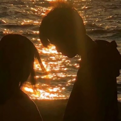 高清一对两张微信情侣头像图片大全(共18张)