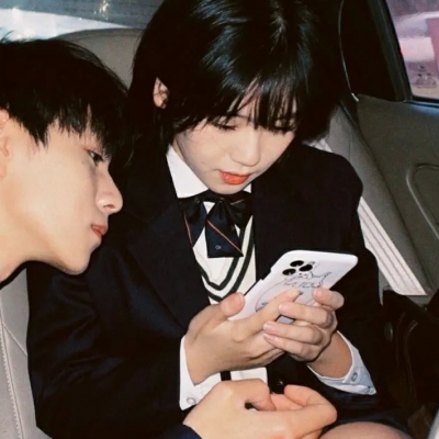 高清一对两张微信情侣头像图片大全(共18张)