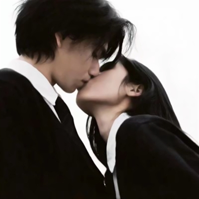 高清一对两张微信情侣头像图片大全(共18张)