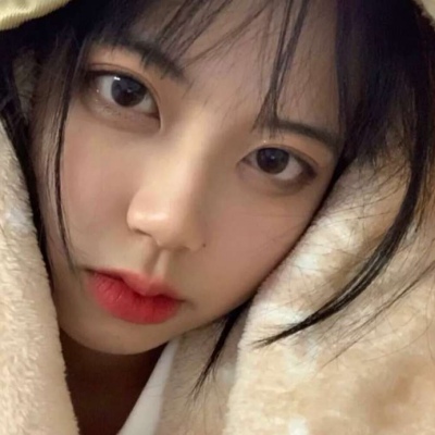 精选优质女生头像(共24张)