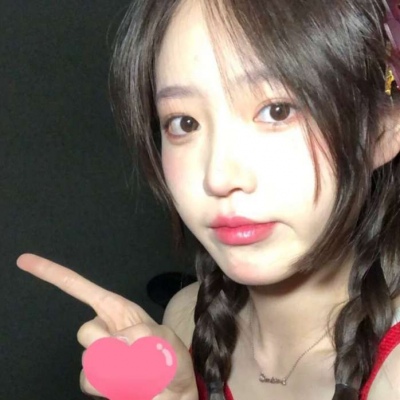 精选优质女生头像(共24张)