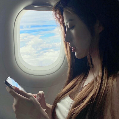 好看的高清女头像图片大全(共22张)