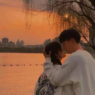 2023非常甜又恩爱的情头(精选22张)